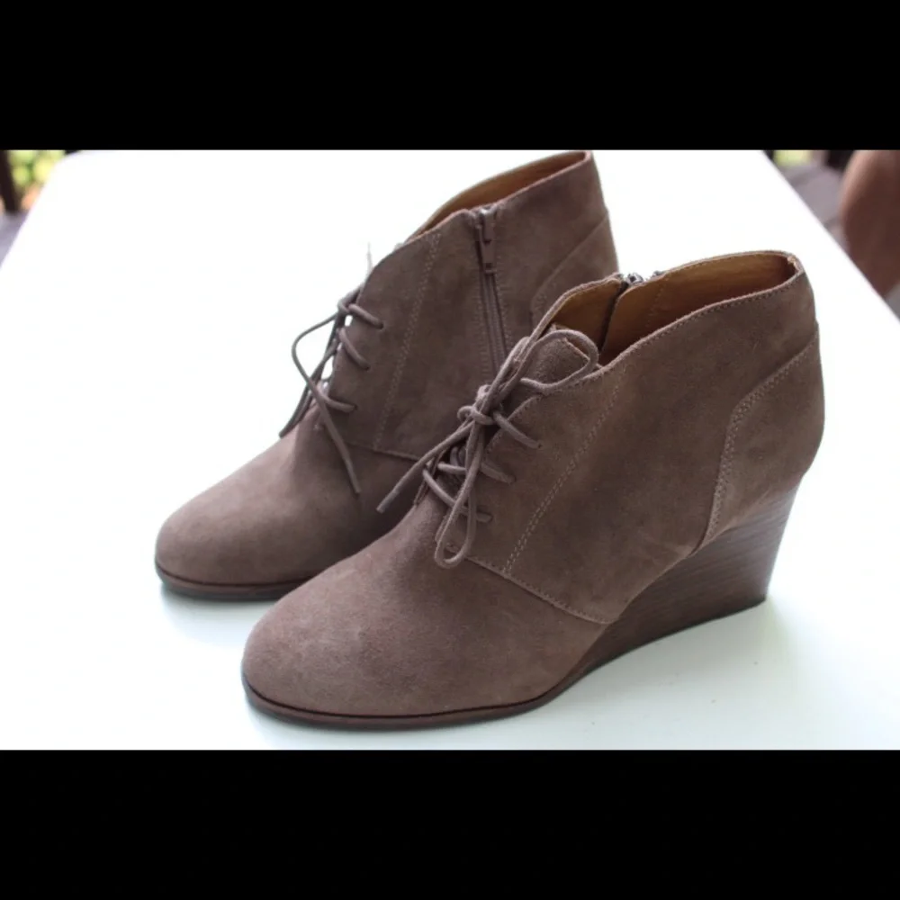 NWOT Lucky brand wedge booties